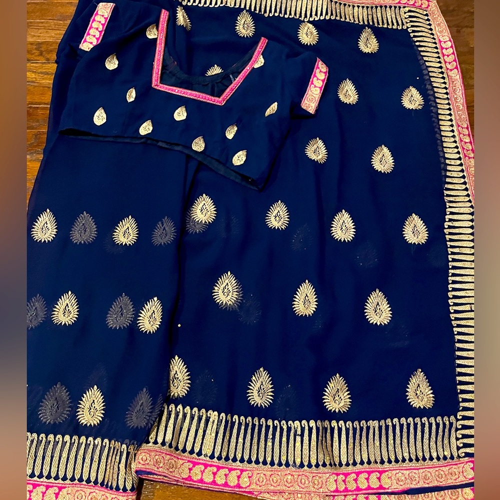 Gorgeous navy blue saree with hot pink border and matching blouse. Make offer!!